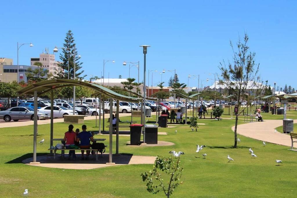 The Central Shed - 10B Geraldton Exteriér fotografie